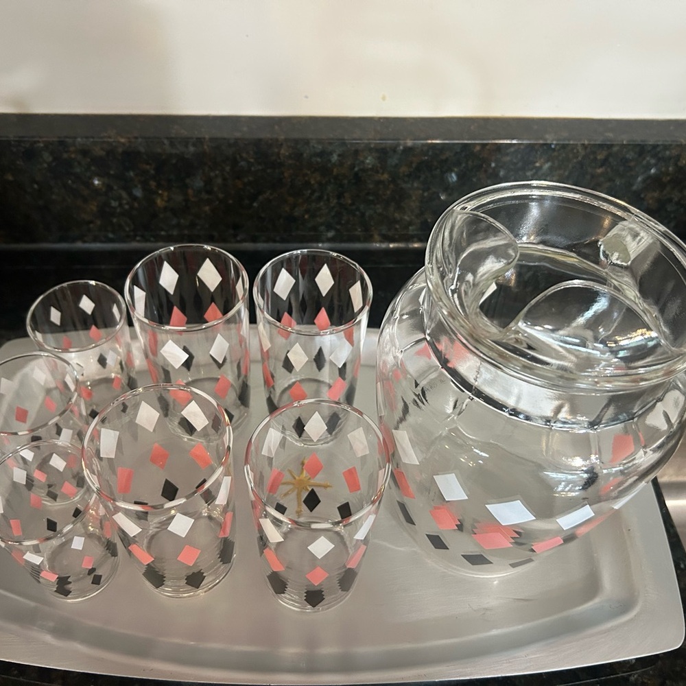 Vintage MCM Harlequin Diamond Pitcher & 7 Glasses Set – Pink, Black & White - Picture 5 of 10
